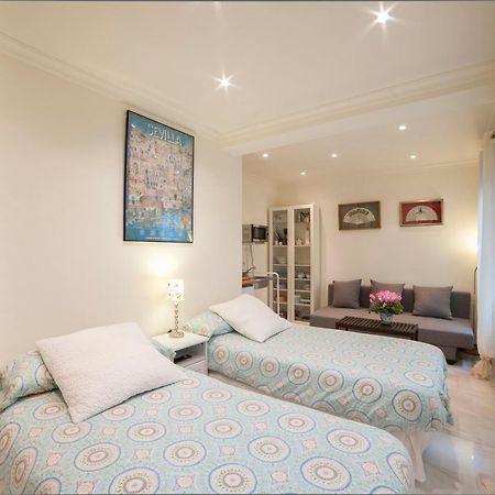 Appartement Atanasio Barron à Séville Extérieur photo
